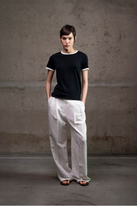 Базовий джемпер з контрастною облямівкою чорно-молочний Базовий джемпер з контрастною облямівкою чорно-молочний