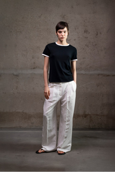 Лляні брюки-палаццо з подвійними защипами молочні Лляні брюки-палаццо з подвійними защипами молочні