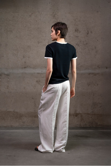 Базовий джемпер з контрастною облямівкою чорно-молочний Базовий джемпер з контрастною облямівкою чорно-молочний