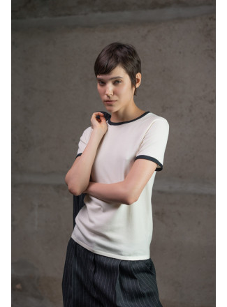 Базовий джемпер з контрастною облямівкою молочно-чорний