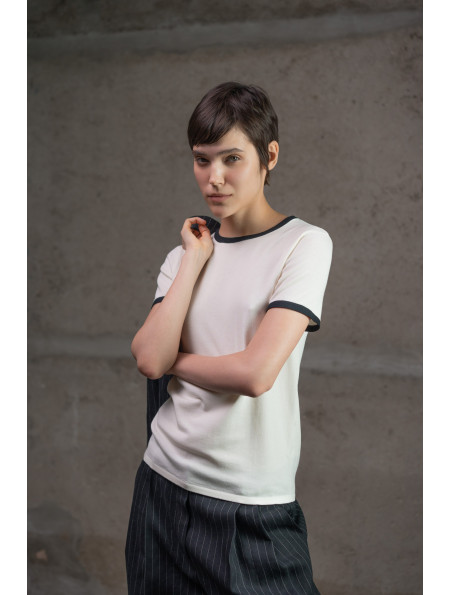 Базовый джемпер с контрастной каймой молочно-черный