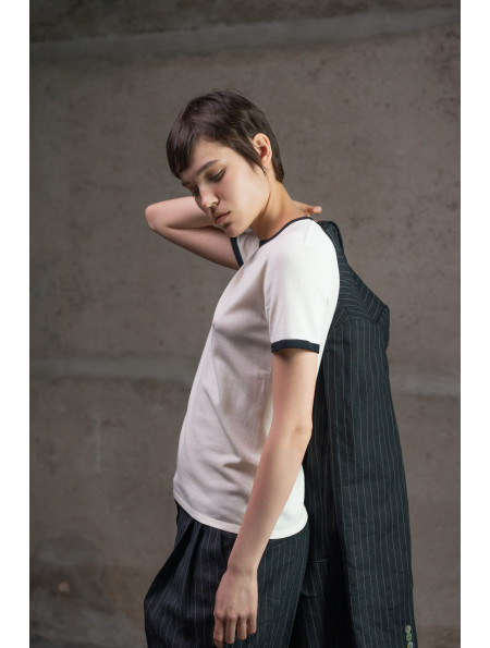 Базовый джемпер с контрастной каймой молочно-черный