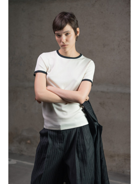 Базовый джемпер с контрастной каймой молочно-черный