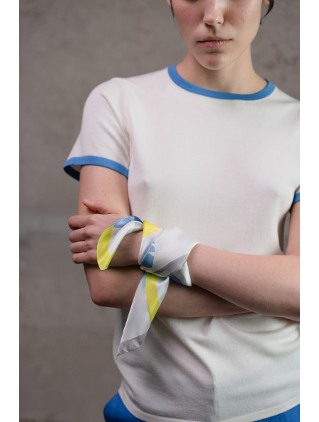 Базовий джемпер з контрастною облямівкою молочно-темно-блакитний