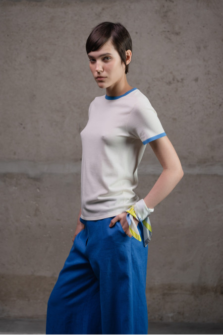 Базовий джемпер з контрастною облямівкою молочно-темно-блакитний