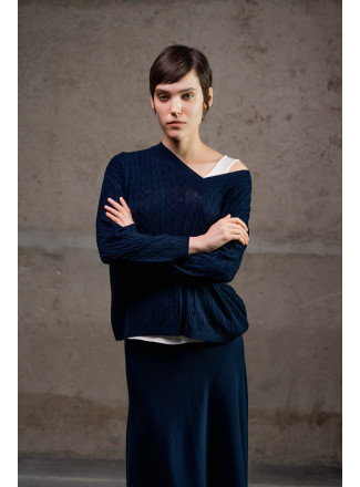 Джемпер з V-подібною горловиною з віскози темно-синій
