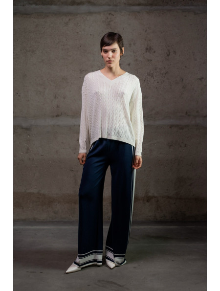 Джемпер з V-подібною горловиною з віскози молочний