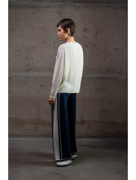 Джемпер з V-подібною горловиною з віскози молочний