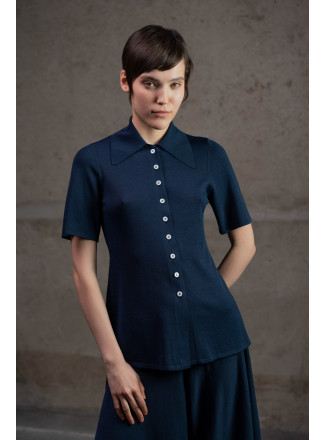 Трикотажна напівприталена сорочка з віскози темно-синя