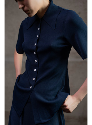 Трикотажна напівприталена сорочка з віскози темно-синя