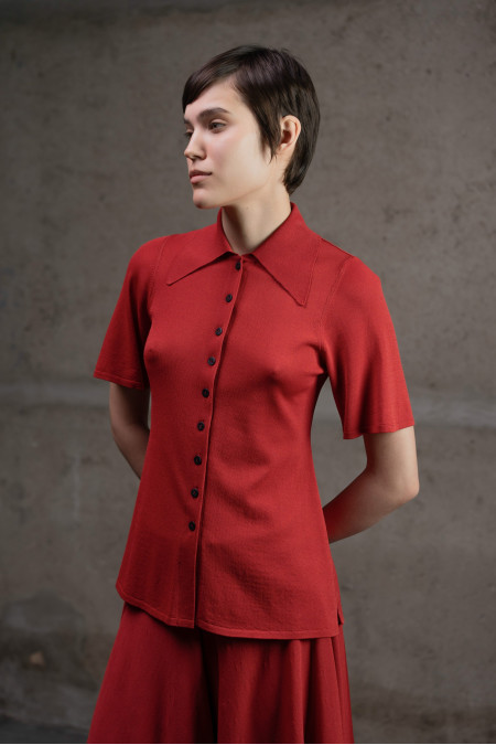 Dark Red Viscose Semi-Fitted Knit Shirt with Short Sleeves