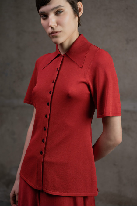 Dark Red Viscose Semi-Fitted Knit Shirt with Short Sleeves