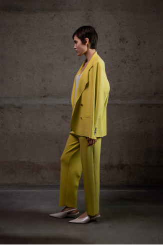 Трикотажные брюки прямого кроя из вискозы лимонные