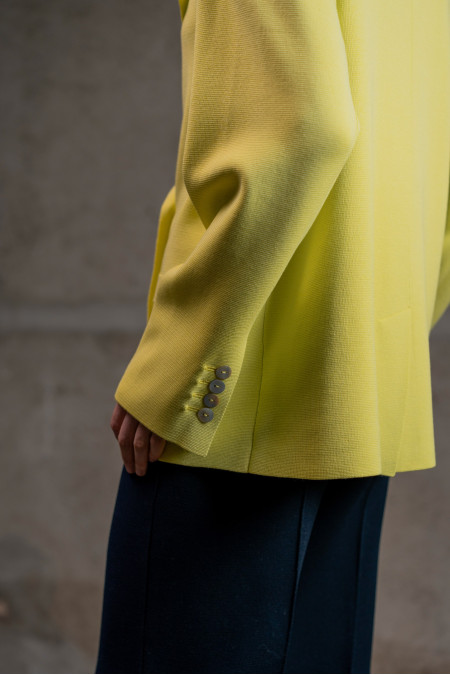 Двобортний трикотажний піджак з віскози лимонний