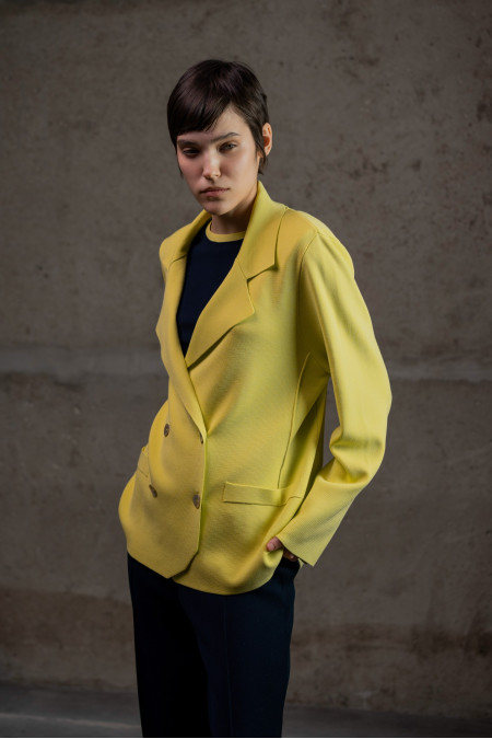 Двобортний трикотажний піджак з віскози лимонний