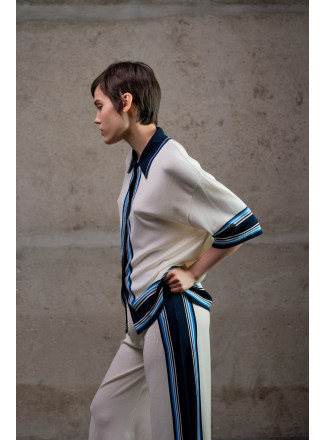 Трикотажна сорочка з контрастним обрамленням молочна