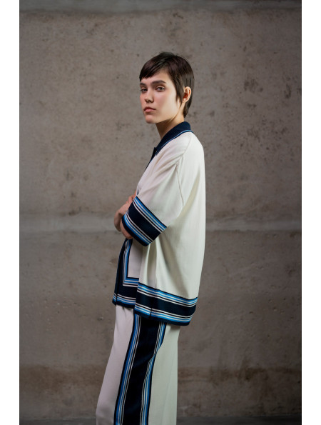 Трикотажна сорочка з контрастним обрамленням молочна