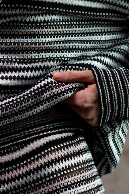 Джемпер із графічним візерунком чорно-білий