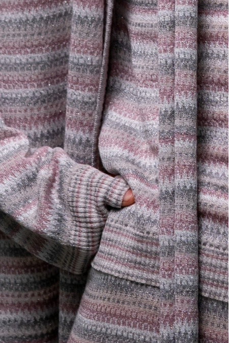 Джемпер із графічним візерунком сіро-рожевий