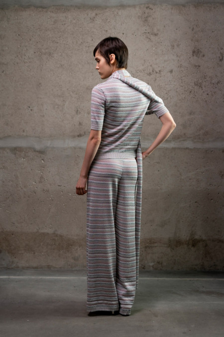 Штани з графічним візерунком сіро-рожеві