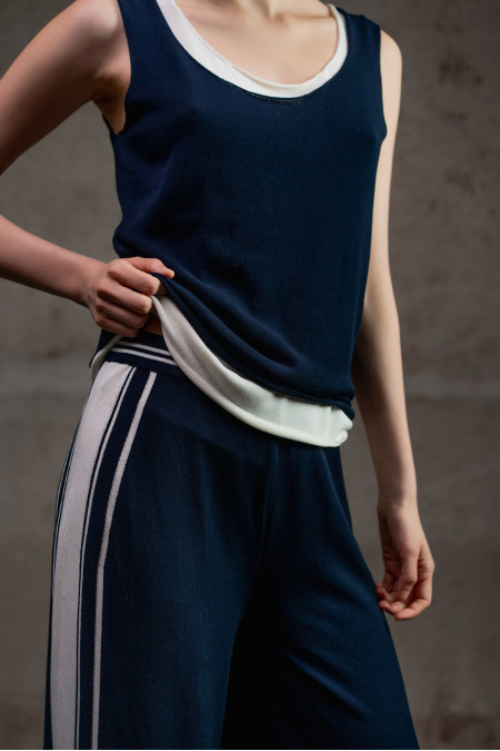 Базовий топ з необробленими краями темно-синій