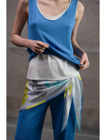 Трикутна шовкова хустка з принтом "Пірʼя"