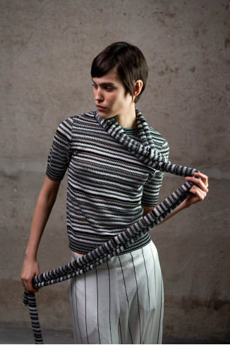 Джемпер із графічним візерунком чорно-білий