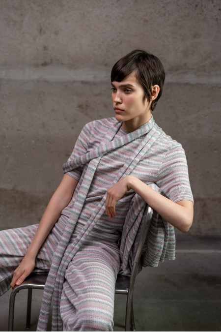 Джемпер із графічним візерунком сіро-рожевий