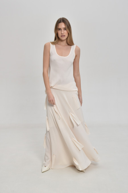 Cпідниця з віскози з аплікаціями молочна