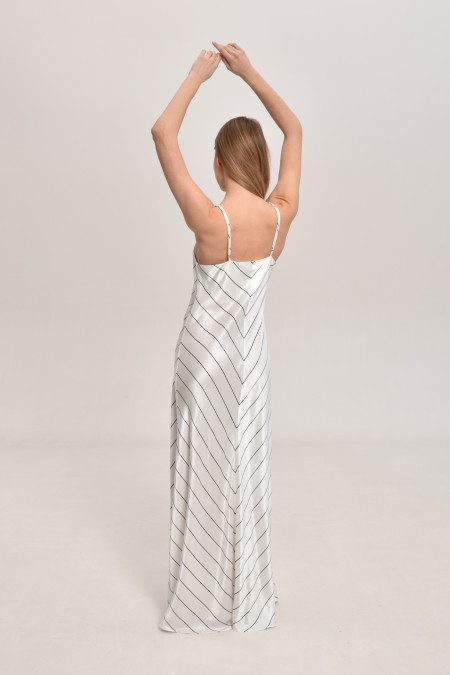 Довга сукня з віскози в діагональну смужку біла