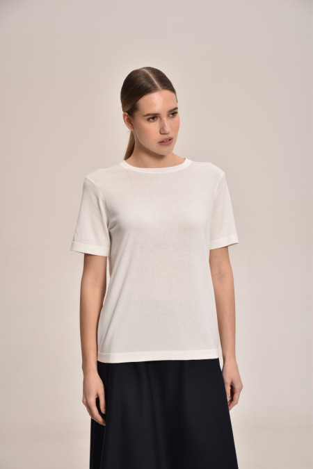 Базовий джемпер на короткий рукав молочний