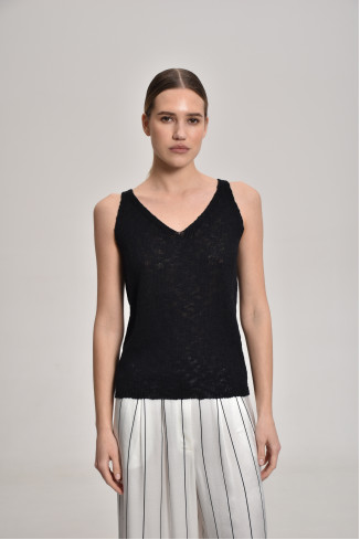 Топ из фактурной пряжи черный