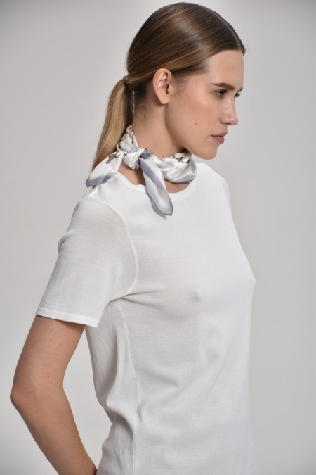 Базовий джемпер з віскози молочний