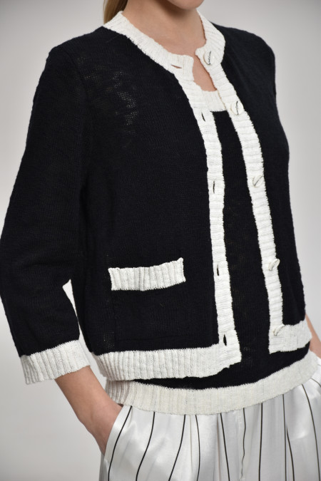 Жакет з фактурної пряжі з контрастною каймою чорний-молочний