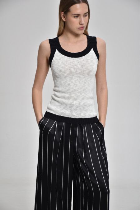 Off-White-Black Textured Top With Contrasting Border