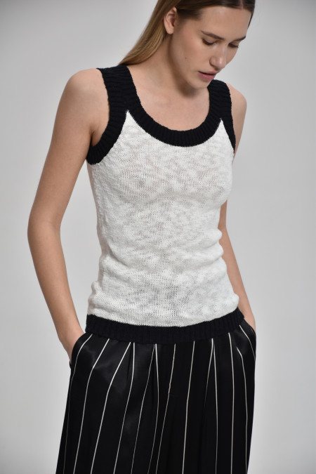 Off-White-Black Textured Top With Contrasting Border