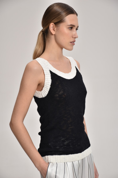 Топ з фактурної пряжі з контрастною каймою чорний-молочний