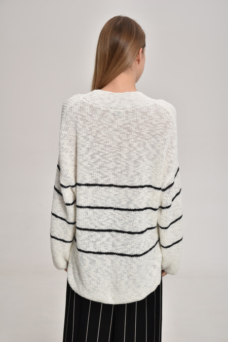 Смугастий джемпер з фактурної пряжі молочний-чорний