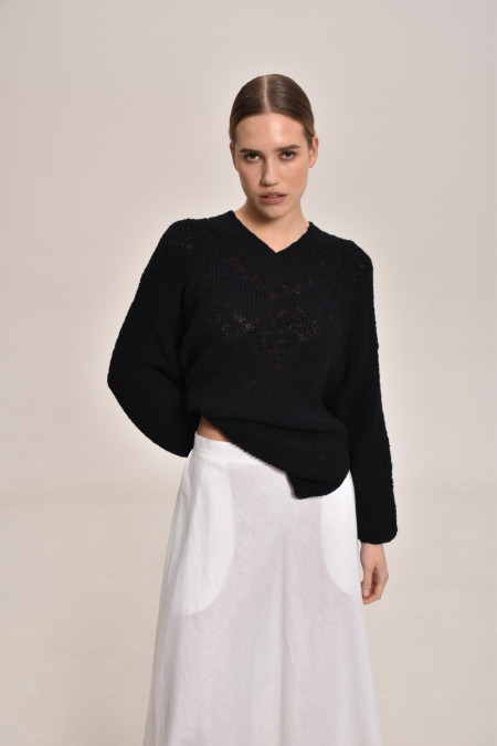 Джемпер з фактурної пряжі з V-подібним вирізом чорний