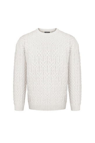 Мужской свитер с аранами молочный