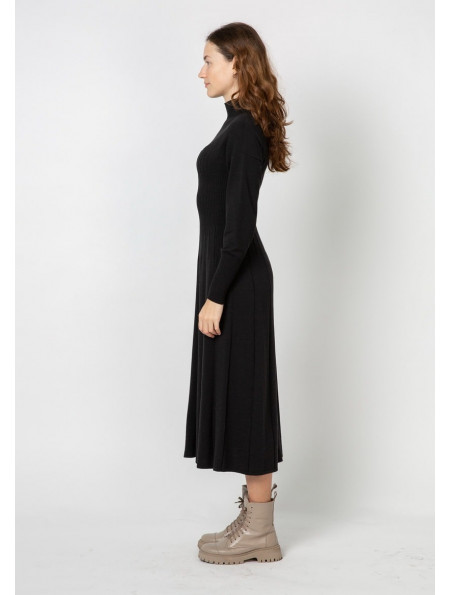 Трикотажна сукня-міді чорна